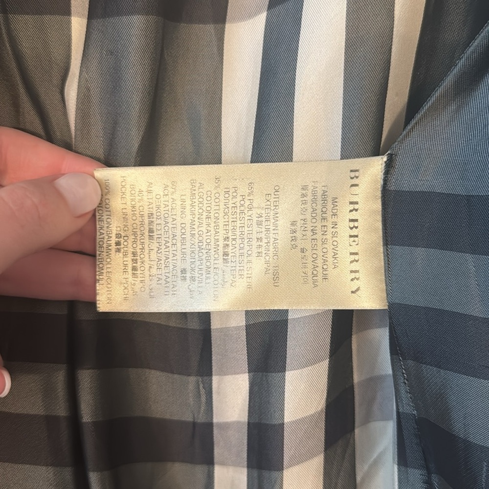 Burberry Women's Tan Trench Coat - Picture 7 of 9